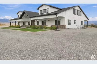405 N Wonderful Life Ln, Malad City, ID 83252 - Photo 3