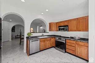 6717 S Empress Ln, West Jordan, UT 84081 - Photo 7