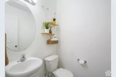 1555 W Parkview Dr, Syracuse, UT 84075 - Photo 11
