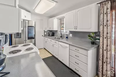 3872 W 3240 S, Salt Lake City, UT 84120 - Photo 3