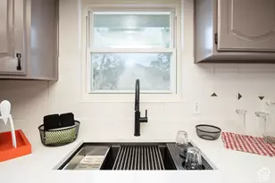 60 S 1250 W, Clearfield, UT 84015 - Photo 7