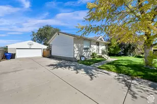 5414 W Mountain Men Dr S, Kearns, UT 84118 - Photo 3