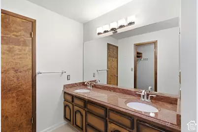 2763 E Willow Wick Dr S, Sandy, UT 84093 - Photo 33