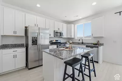 1706 W Parkview Dr, Syracuse, UT 84075 - Photo 11