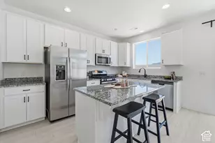 1706 W Parkview Dr, Syracuse, UT 84075 - Photo 11