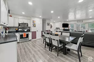 5448 S 3570 Rd W, Taylorsville, UT 84129 - Photo 9