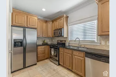4832 S Brooks Way, Holladay, UT 84117 - Photo 3