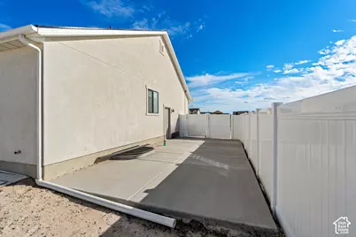 2393 E Sunflower Dr S, Eagle Mountain, UT 84005 - Photo 43