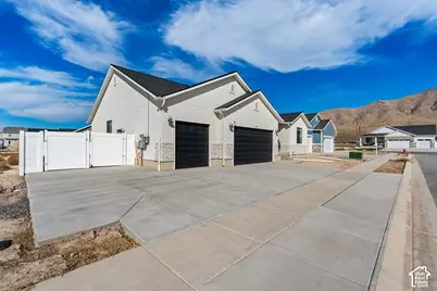 2393 E Sunflower Dr S, Eagle Mountain, UT 84005 - Photo 5