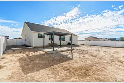 2393 E Sunflower Dr S, Eagle Mountain, UT 84005 - Photo 41