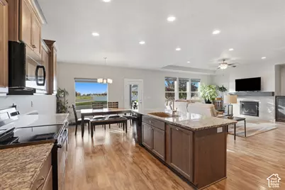 5679 S 650 E, Washington Terrace, UT 84405 - Photo 17