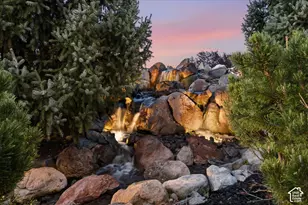 2313 E Rockview Dr, Sandy, UT 84092 - Photo 25
