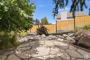 2313 E Rockview Dr, Sandy, UT 84092 - Photo 23