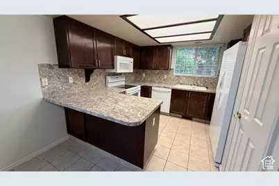 404 S Main St, Kaysville, UT 84037 - Photo 3