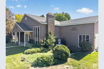 712 E Arrowhead Ln, Murray, UT 84107 - Photo 1