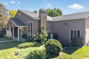 712 E Arrowhead Ln, Murray, UT 84107 - Photo 1