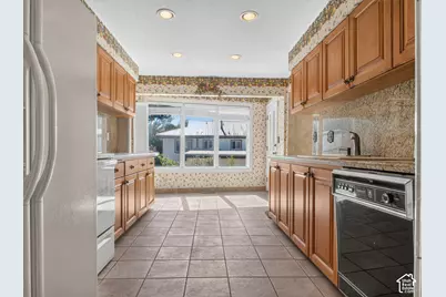 712 E Arrowhead Ln, Murray, UT 84107 - Photo 17