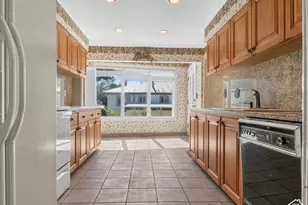 712 E Arrowhead Ln, Murray, UT 84107 - Photo 17