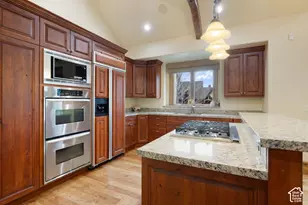 3168 E Bavarian Ct, Sandy, UT 84093 - Photo 7