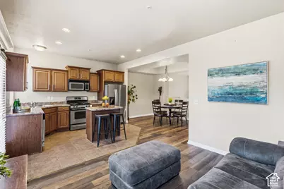 872 N Farmington Xing, Farmington, UT 84025 - Photo 3