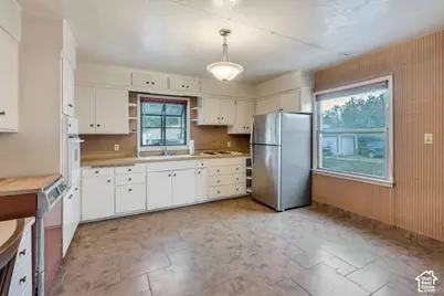 383 W 7500 South  6th Ave S, Midvale, UT 84047 - Photo 7