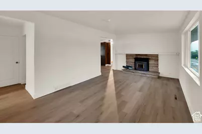 360 E 400 N, Centerville, UT 84014 - Photo 5