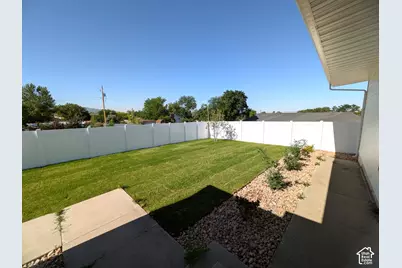 360 E 400 N, Centerville, UT 84014 - Photo 25