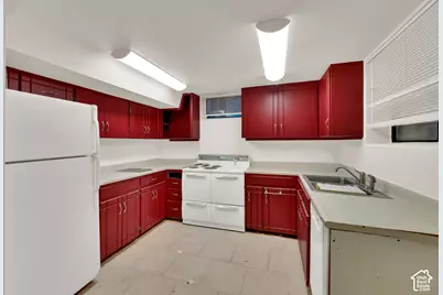 360 E 400 N, Centerville, UT 84014 - Photo 21