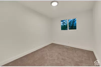 360 E 400 N, Centerville, UT 84014 - Photo 17