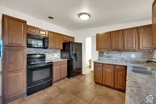 360 E 400 N, Centerville, UT 84014 - Photo 9
