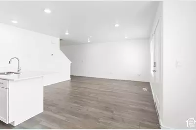 712 W 1870 S #1029, Provo, UT 84601 - Photo 5