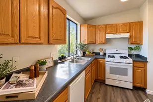 6119 Park Wood Dr, Salt Lake City, UT 84118 - Photo 7