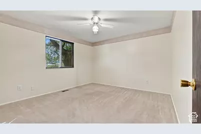 4550 S 2600 W, Roy, UT 84067 - Photo 9