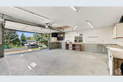 4550 S 2600 W, Roy, UT 84067 - Photo 27