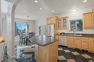 10819 S Lostwood Dr E, Sandy, UT 84092 - Photo 5