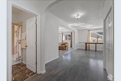 10819 S Lostwood Dr E, Sandy, UT 84092 - Photo 11
