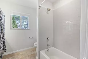 10819 S Lostwood Dr E, Sandy, UT 84092 - Photo 25