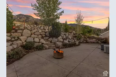 10819 S Lostwood Dr E, Sandy, UT 84092 - Photo 49