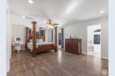 10819 S Lostwood Dr E, Sandy, UT 84092 - Photo 19