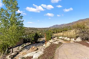 10819 S Lostwood Dr E, Sandy, UT 84092 - Photo 31