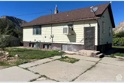 265 Roosevelt St, Helper, UT 84526 - Photo 27