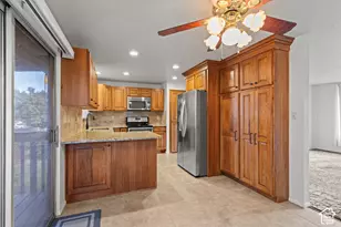 566 N 700 W, Clearfield, UT 84015 - Photo 27