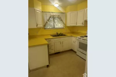 8228 S Bettina Ln E, Sandy, UT 84093 - Photo 5