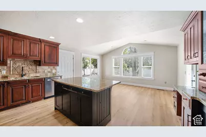 341 W 400 S, Salem, UT 84653 - Photo 3