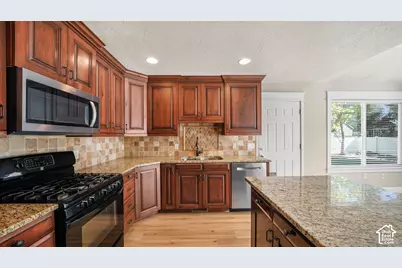 341 W 400 S, Salem, UT 84653 - Photo 5