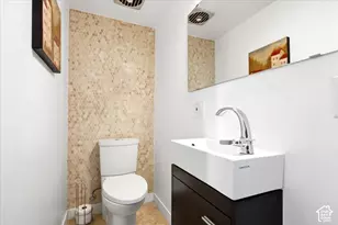 3593 S Eastwood Dr E, Salt Lake City, UT 84109 - Photo 11