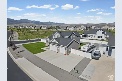 1377 E Erickson Knoll Ln, Eagle Mountain, UT 84005 - Photo 41