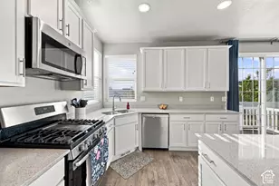 6867 W 8045 S, West Jordan, UT 84081 - Photo 17