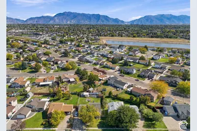3857 Foxglen, Roy, UT 84067 - Photo 47