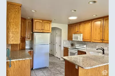 1788 W 1915 S, Syracuse, UT 84075 - Photo 7